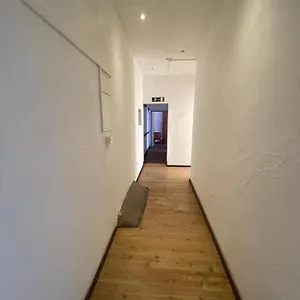 Nocleg ze śniadaniem Budget, MHG